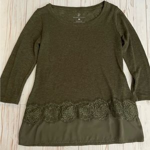 NY&Co Olive Green Blouse. Small. Worn once. Excellent Condition.